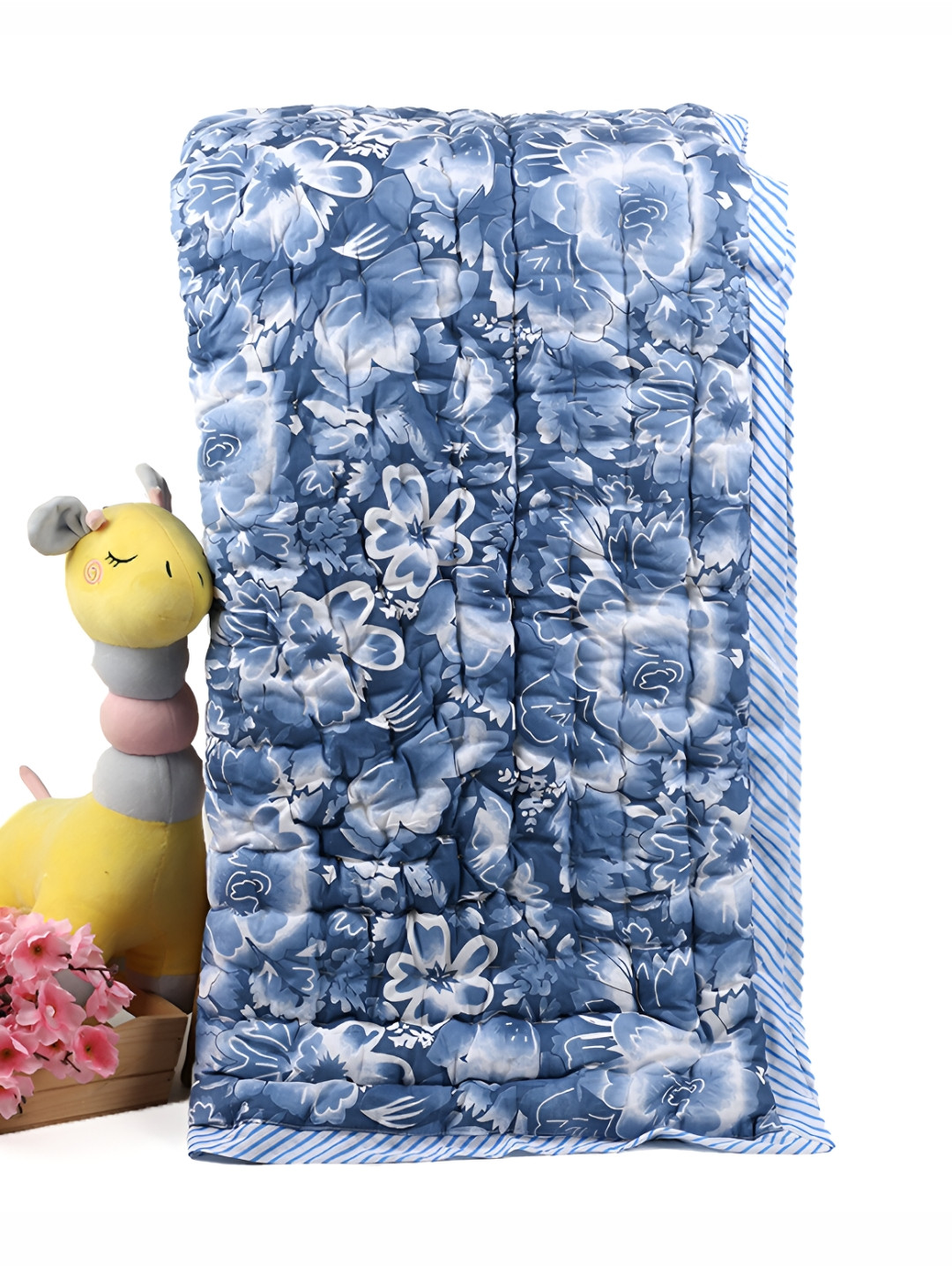 Moms Home Blue & White Floral Cotton Baby Mild Winter 500 GSM Single Bed Quilt