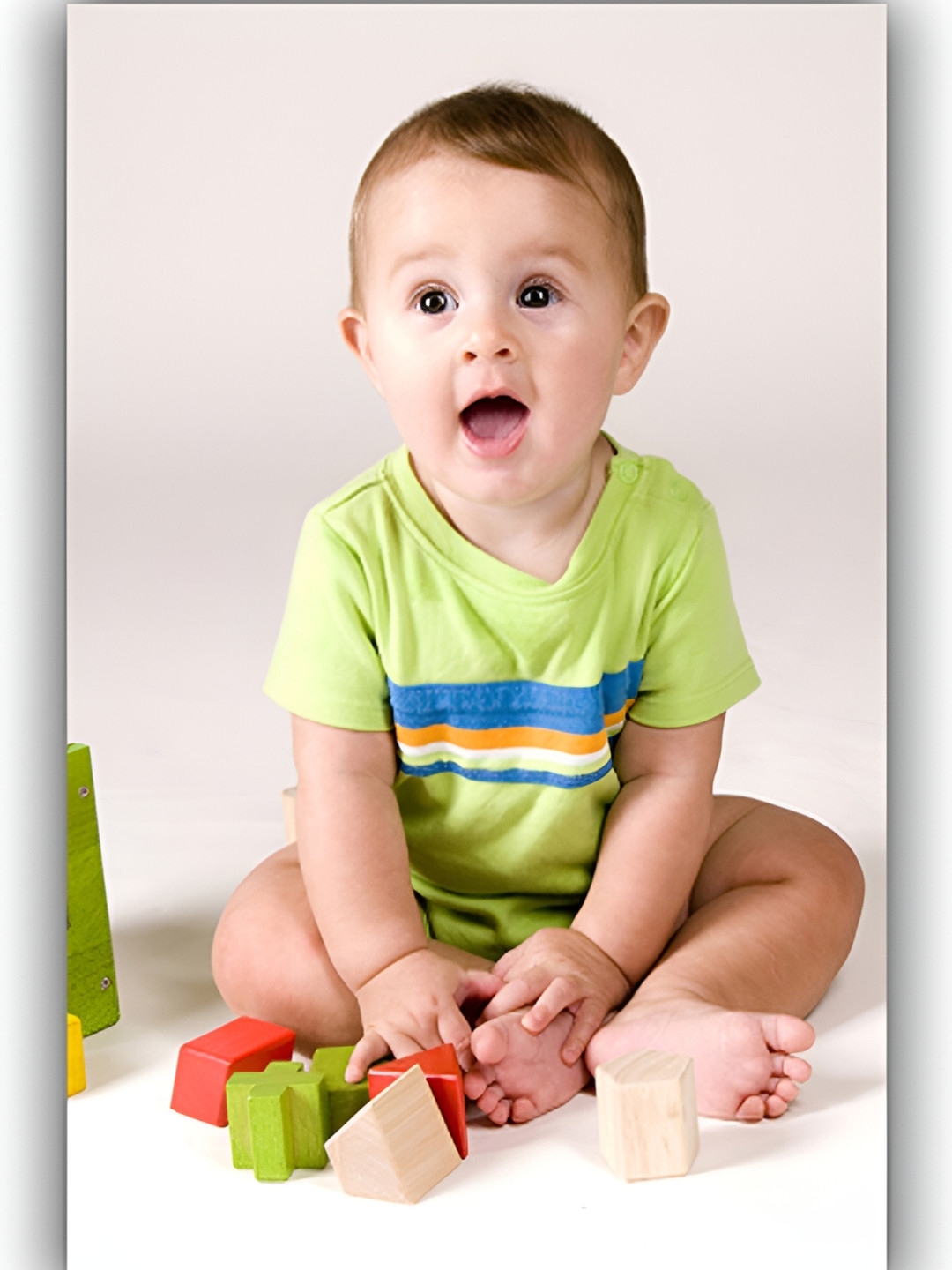 PnF Green & beige Cute Baby Print Wall Stickers