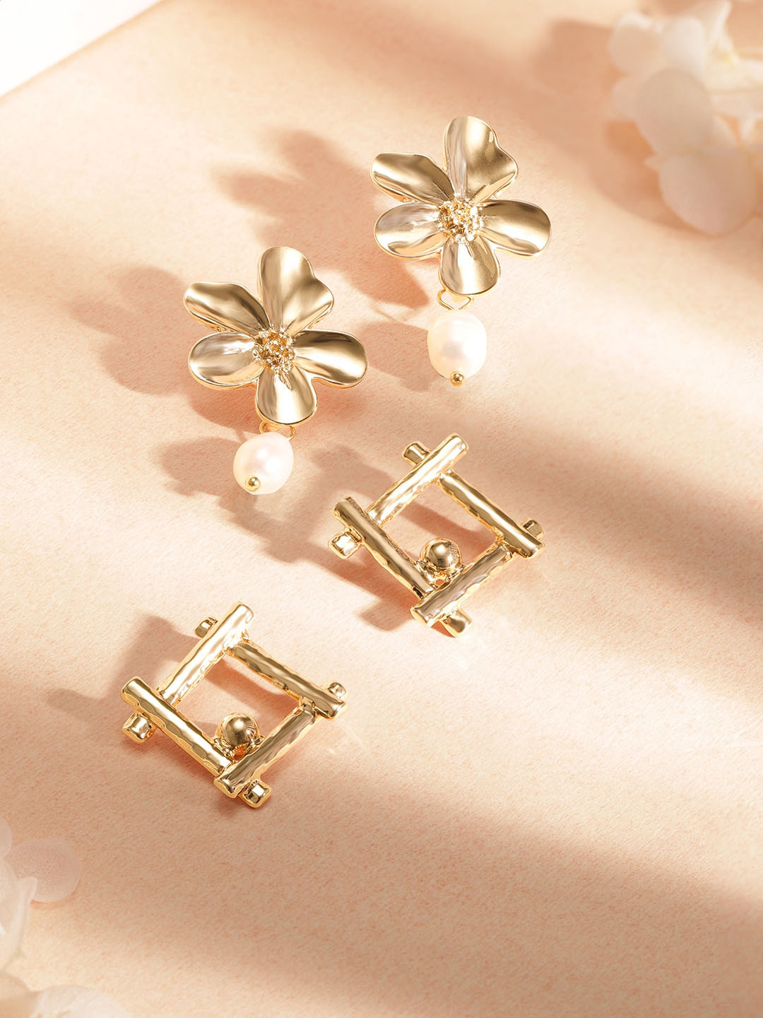 TOKYO TALKIES X rubans FASHION ACCESSORIES Set Of 2 Artificial Beads-Beaded Studs Earrings