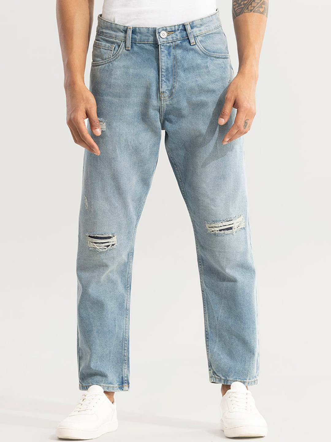 Snitch Men Relaxed Fit Slash Knee Cotton Jeans