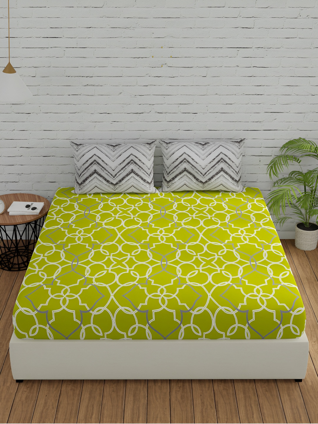 Huesland Ahmedabad Green Geometric Cotton 144 TC King Bedsheet with 2 Pillow Covers-108 x 108 inches
