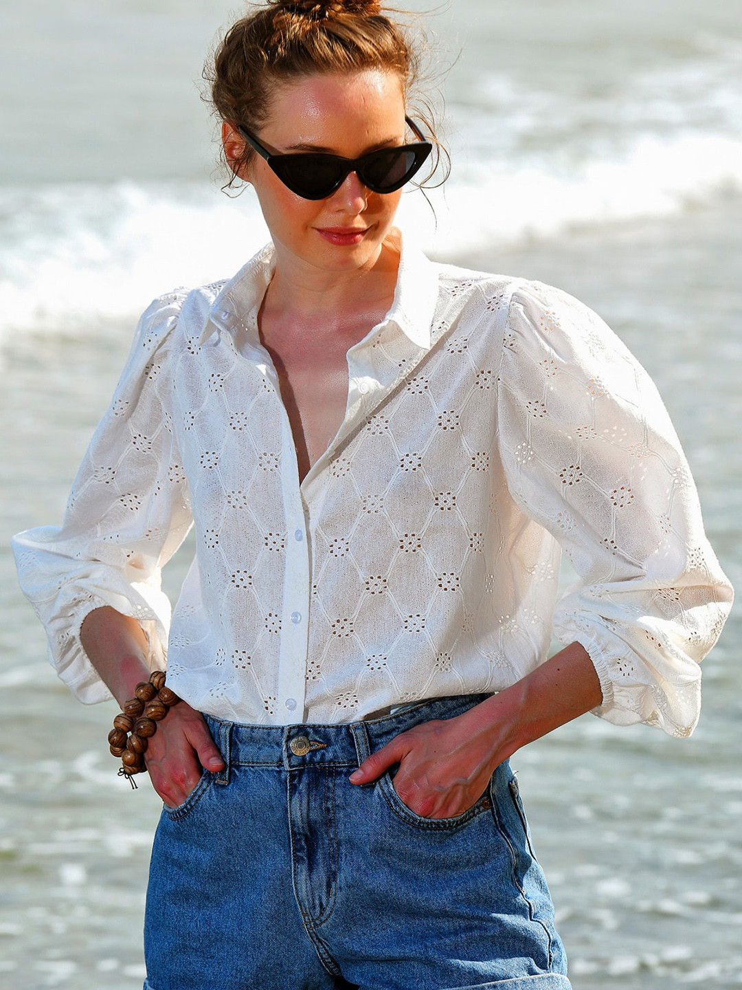 Trend Alacati stili Self Design Textured Spread Collar Casual Shirt