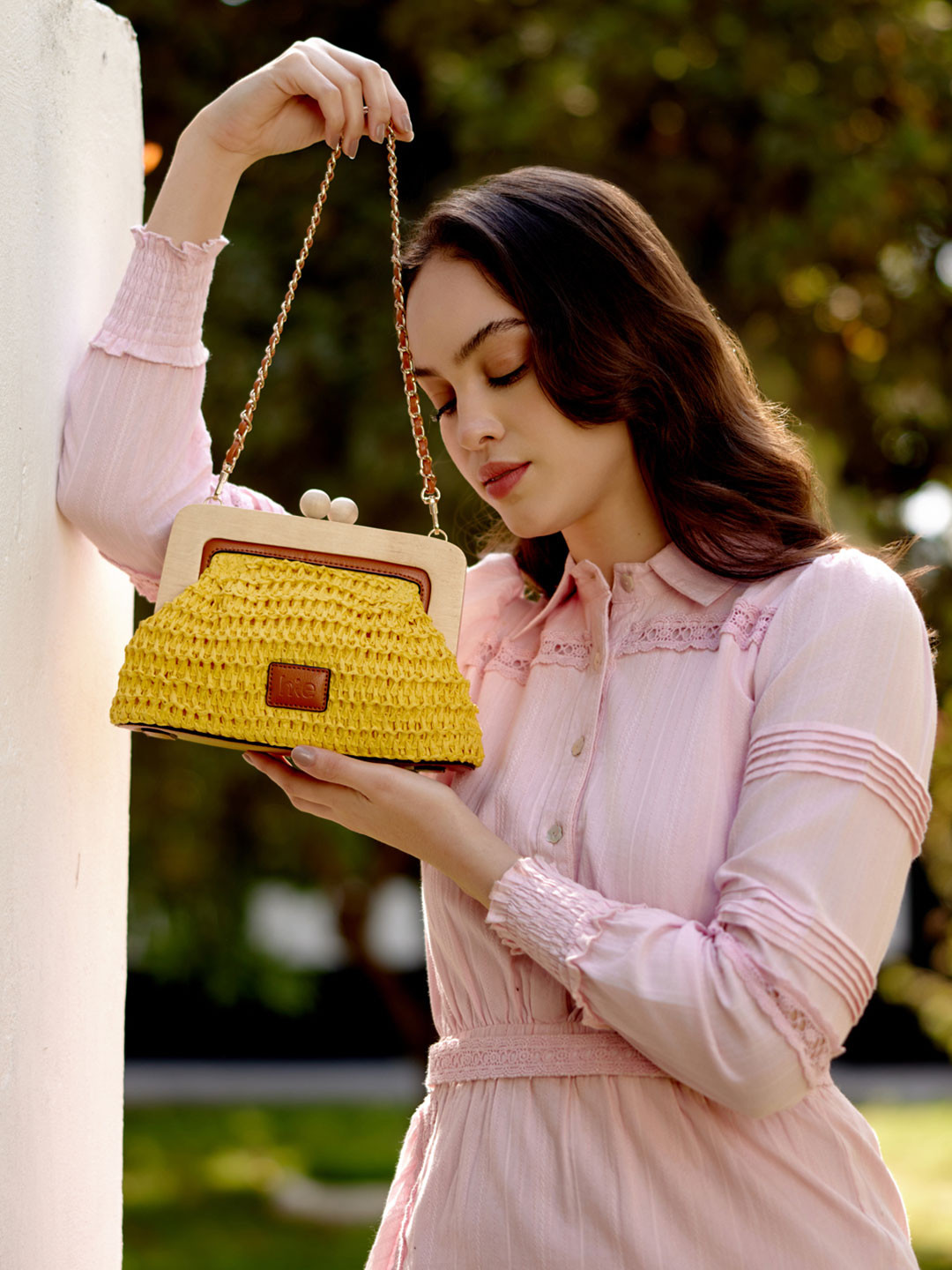 HIE Women Phoebe Textured Leather Shopper Style Shoulder Bag