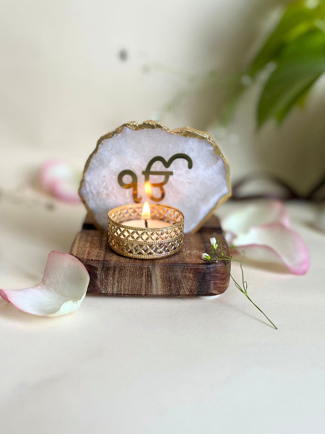 HOMEARTE White Agate Ik Onkar Tea Light Candle Holder