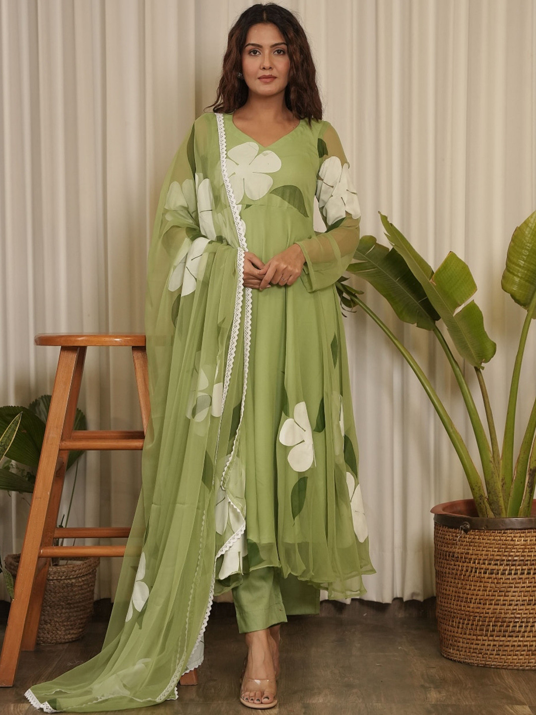 OneWe Aaira Floral Printed V-Neck Anarkali Kurta With Trousers & Dupatta