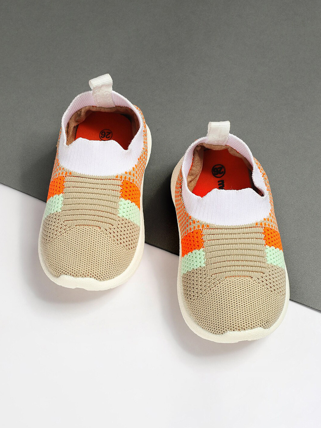 max Girls Textured Slip-On Running Shoes