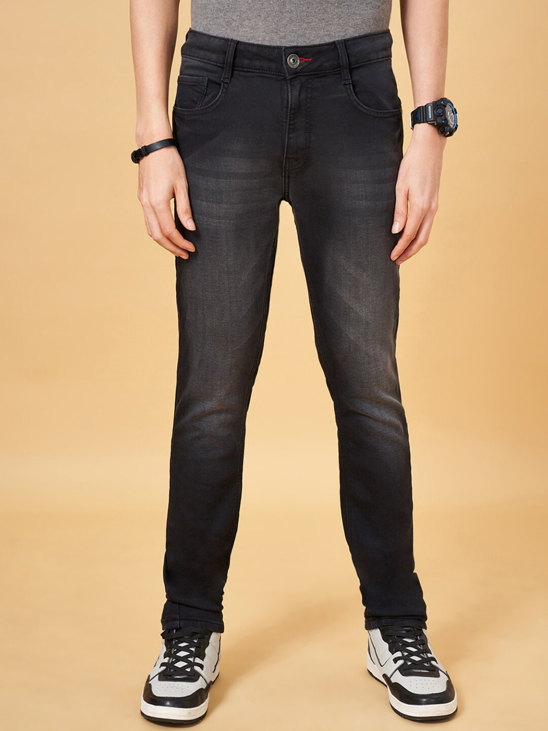 SF JEANS by Pantaloons Men Slim Fit Clean Look Light Fade Stretchable Jeans