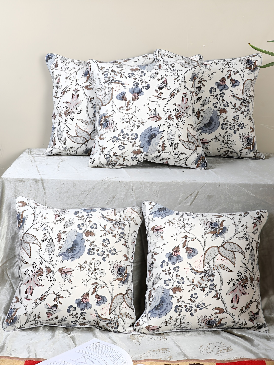 MFD HOME FURNISHING Off White & Grey 5 Pieces Floral Square Cushion Covers