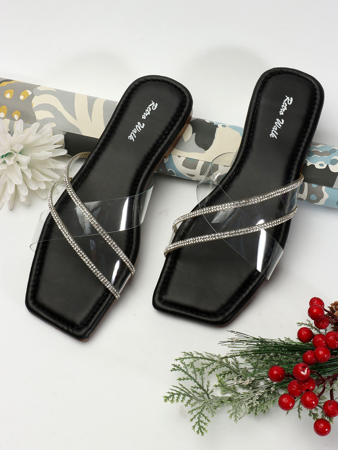 Retro Walk Women Embellished Open Toe Flats