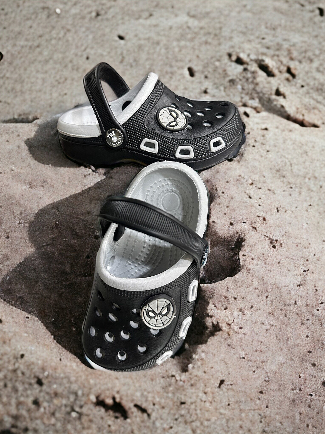 BAESD Kids Self Design Spider-Man Detail Clogs