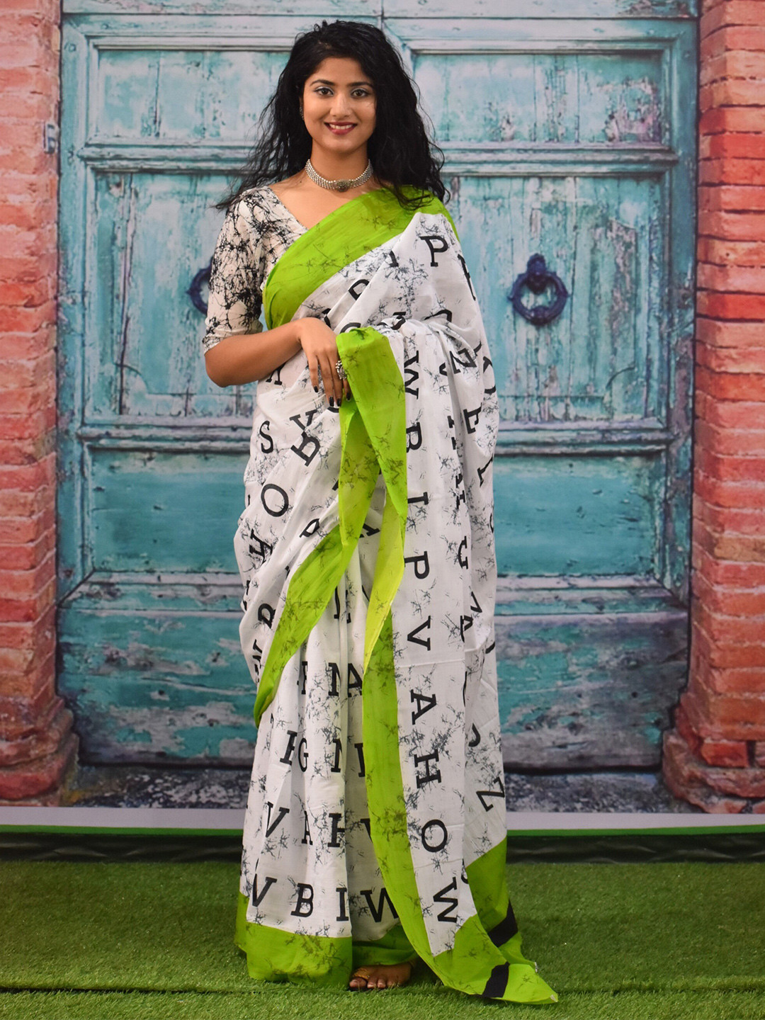 KIAARON Typography Printed Pure Cotton Block Print Saree