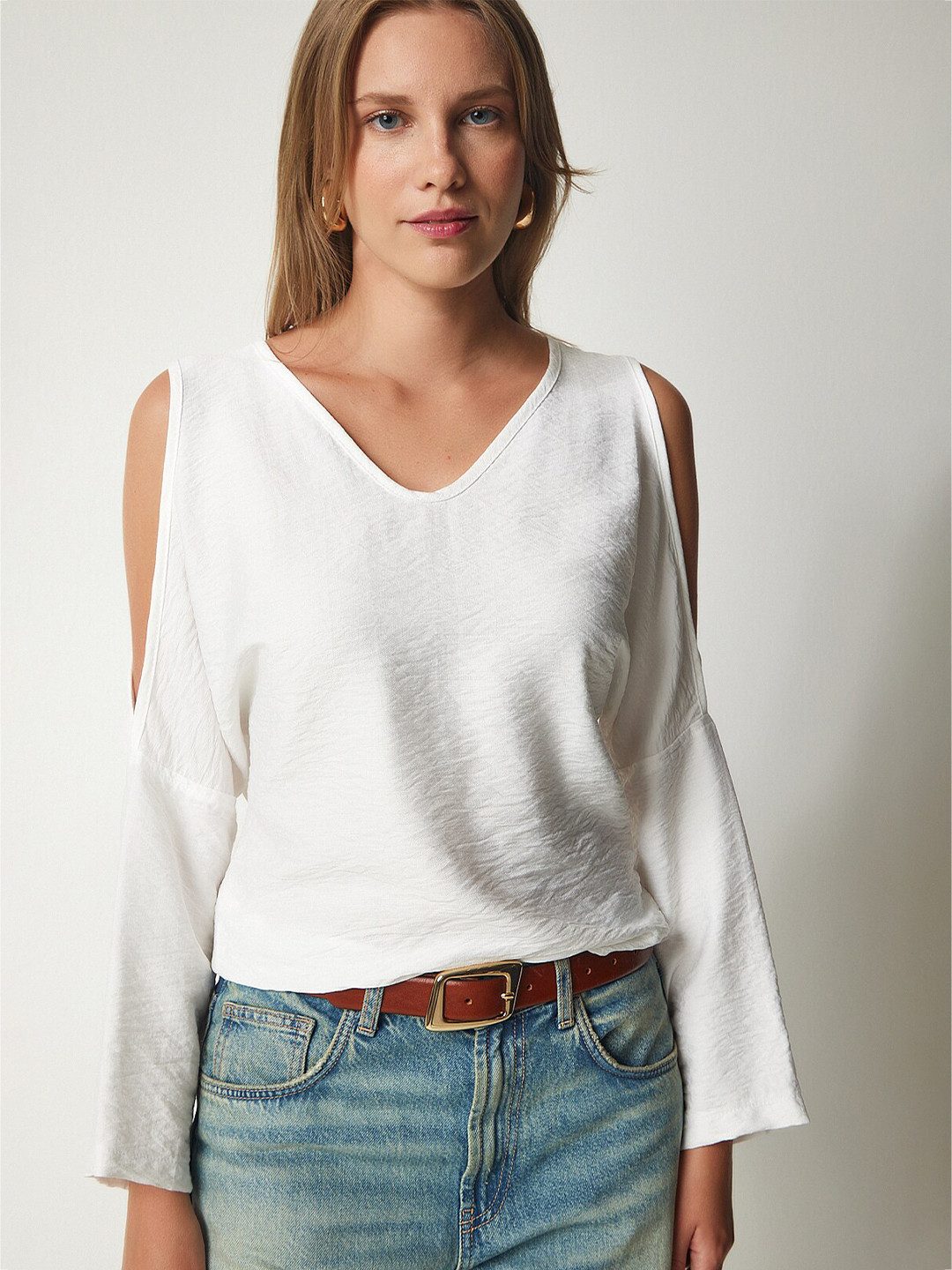 Trendyol Cold-Shoulder V-Neck Top