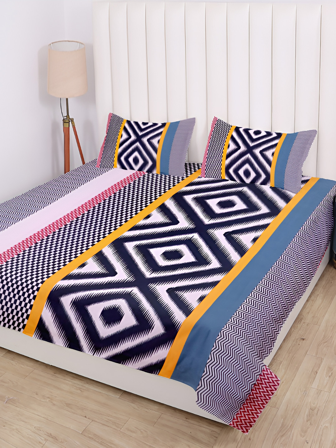 RD TREND Black Geometric Cotton 210 TC King Fine Bedsheet with 2 Pillow Covers-228 x 254 cm