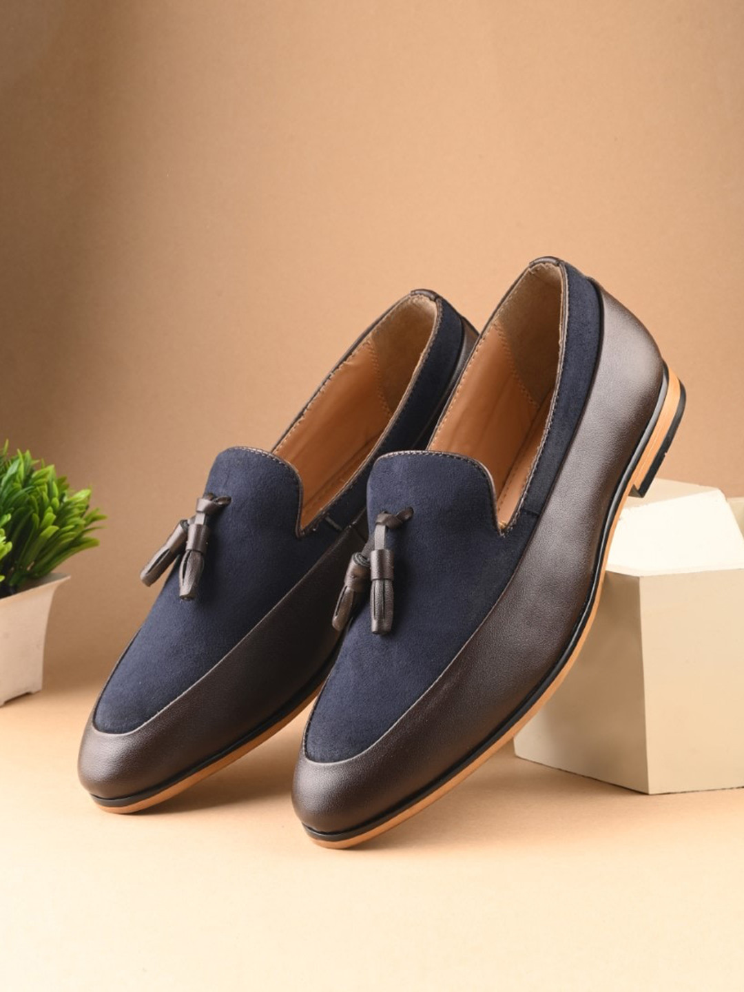 House of Pataudi Men Colourblocked PU Loafers