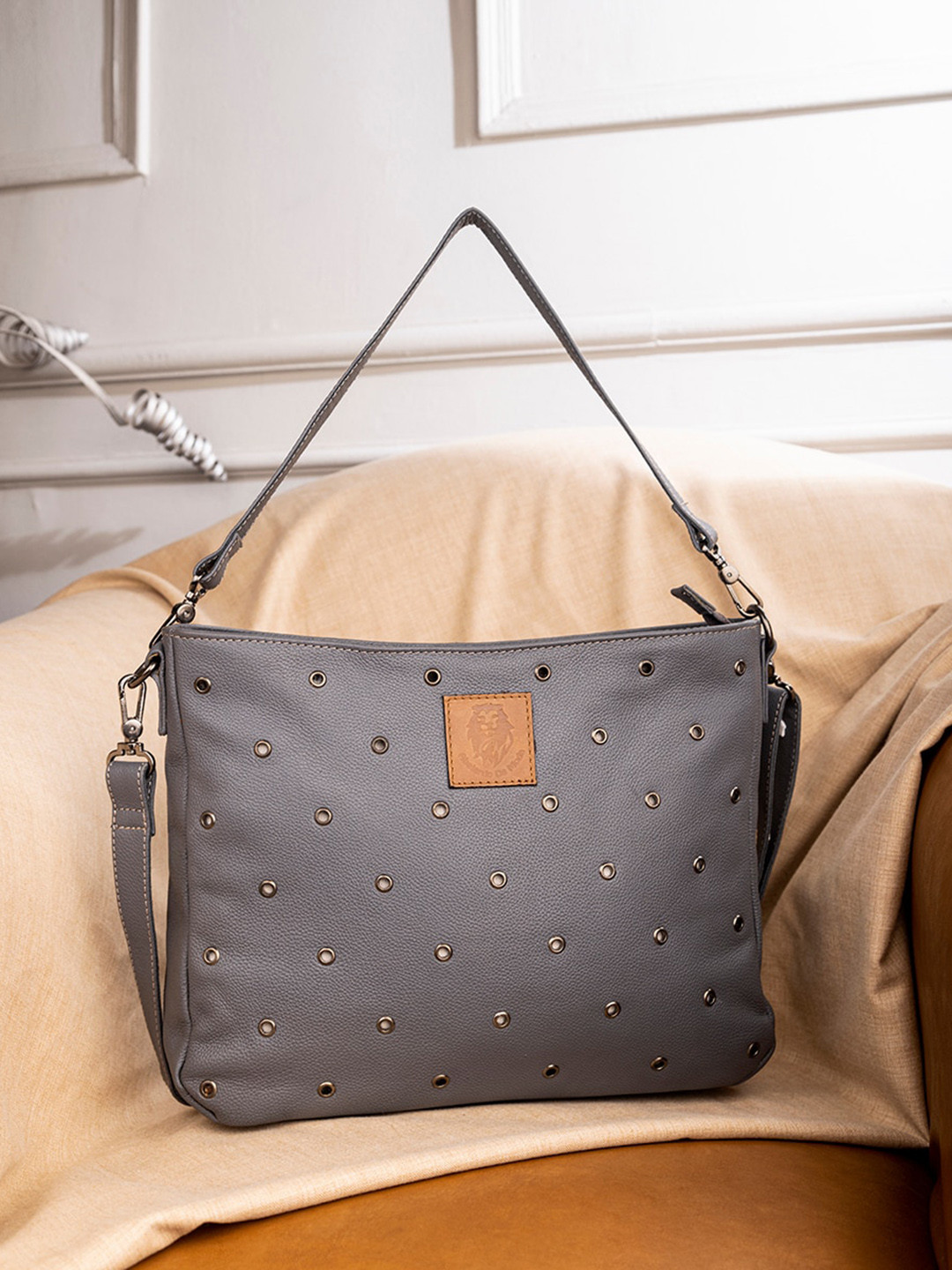 Abelardo De Moda Self Design Leather Structured Handheld Bag