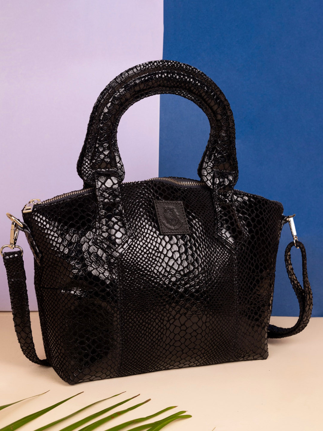 Abelardo De Moda Textured Structured Leather Handheld Bag