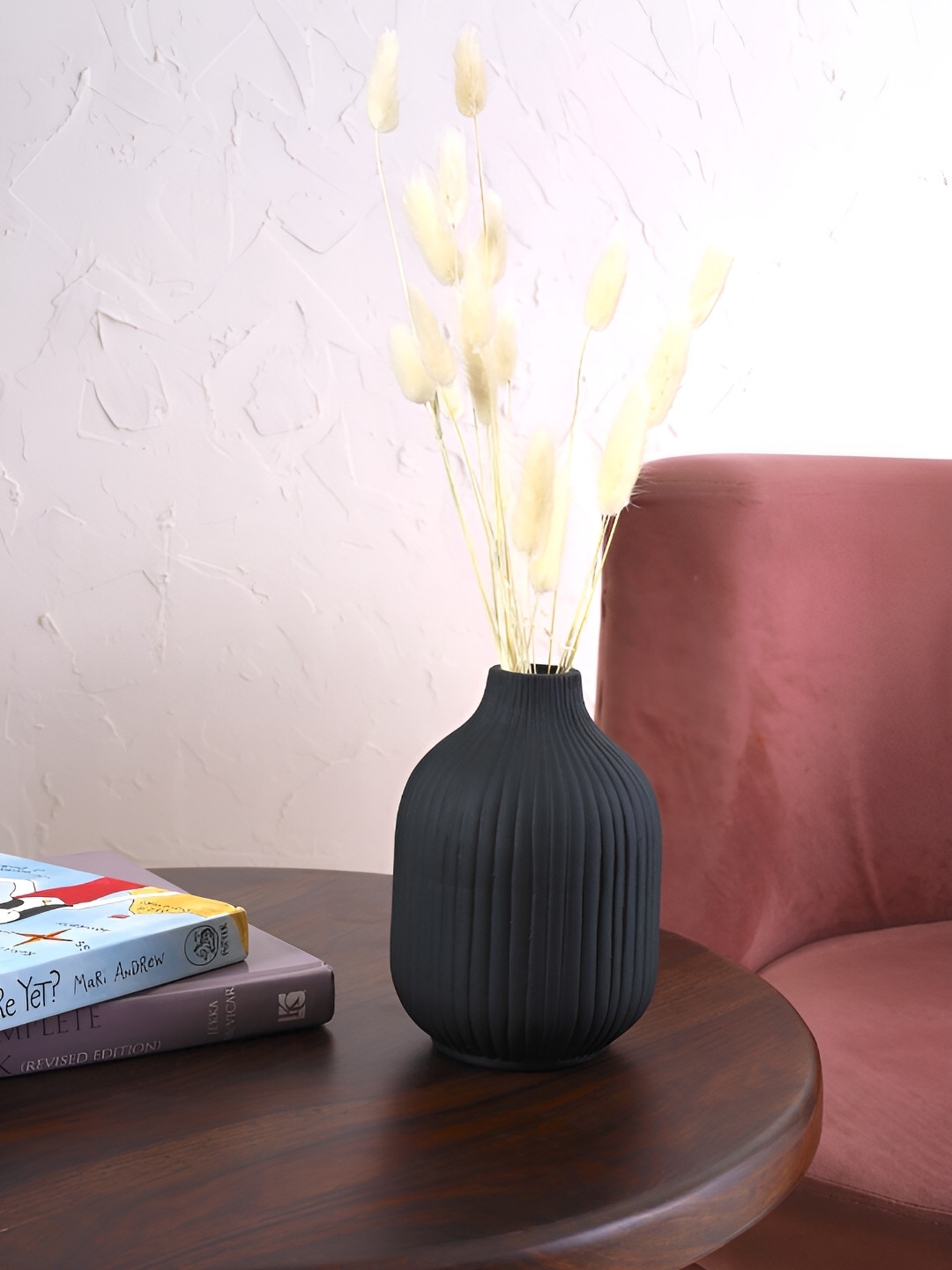 PUREZENTO Black Ivory Flower Vase