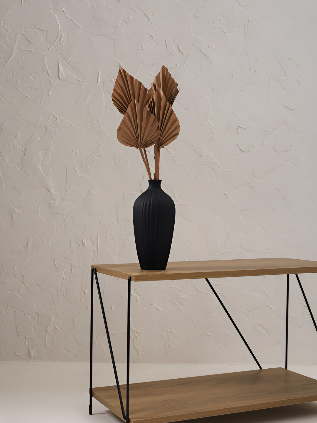 PUREZENTO Black Saroi Textured Flower Vase