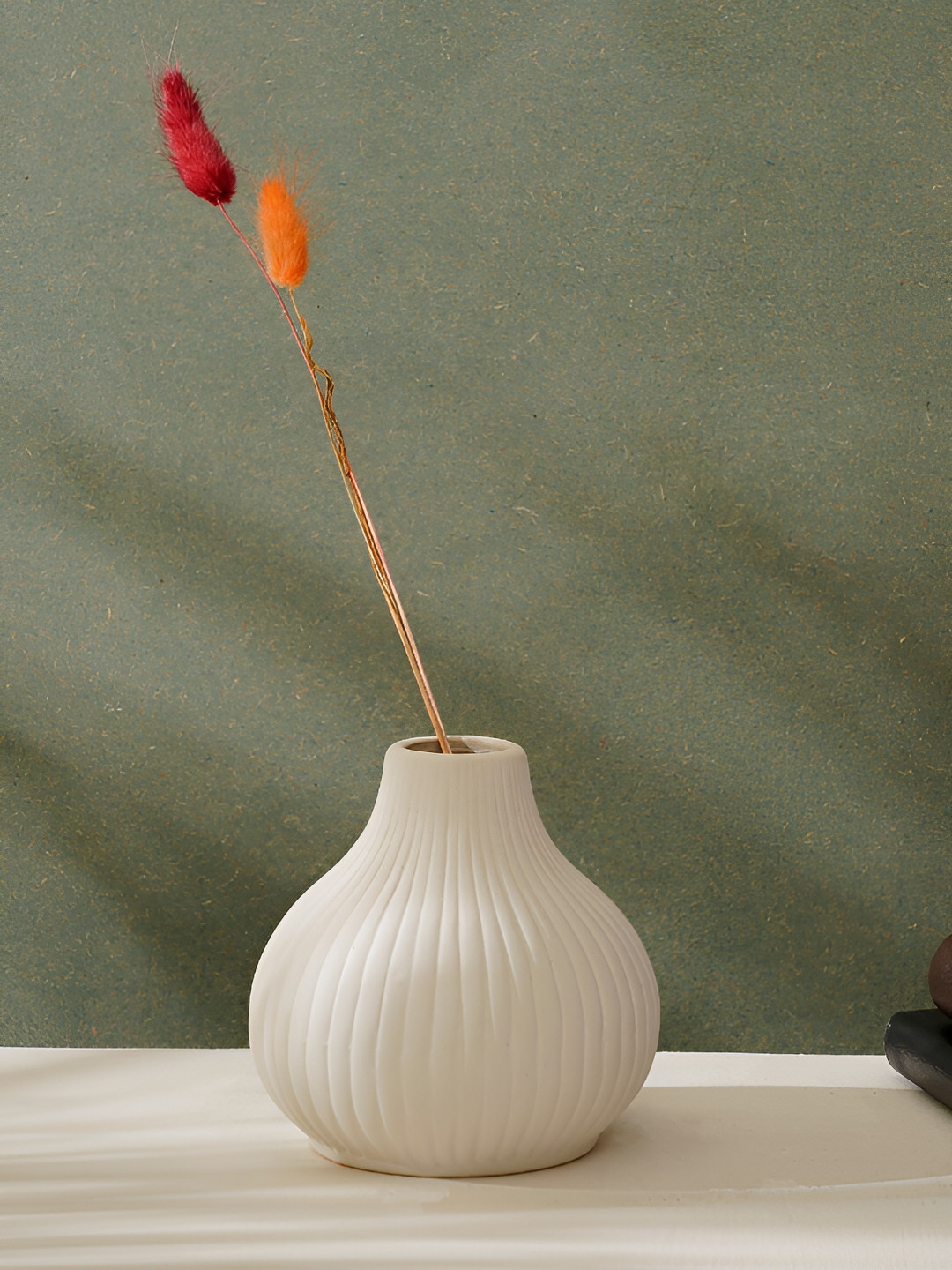 PUREZENTO 1 Piece Striped Ceramic Flower Vase