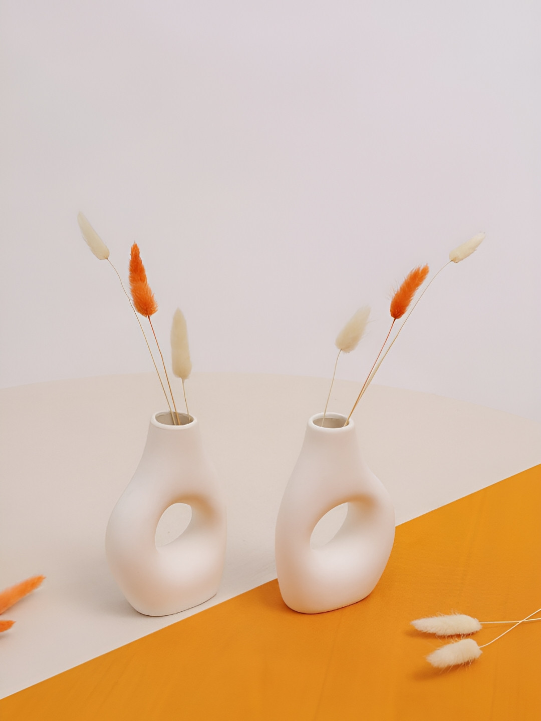 PUREZENTO Set of 2 White Solid Nordic Donut Flower Vase