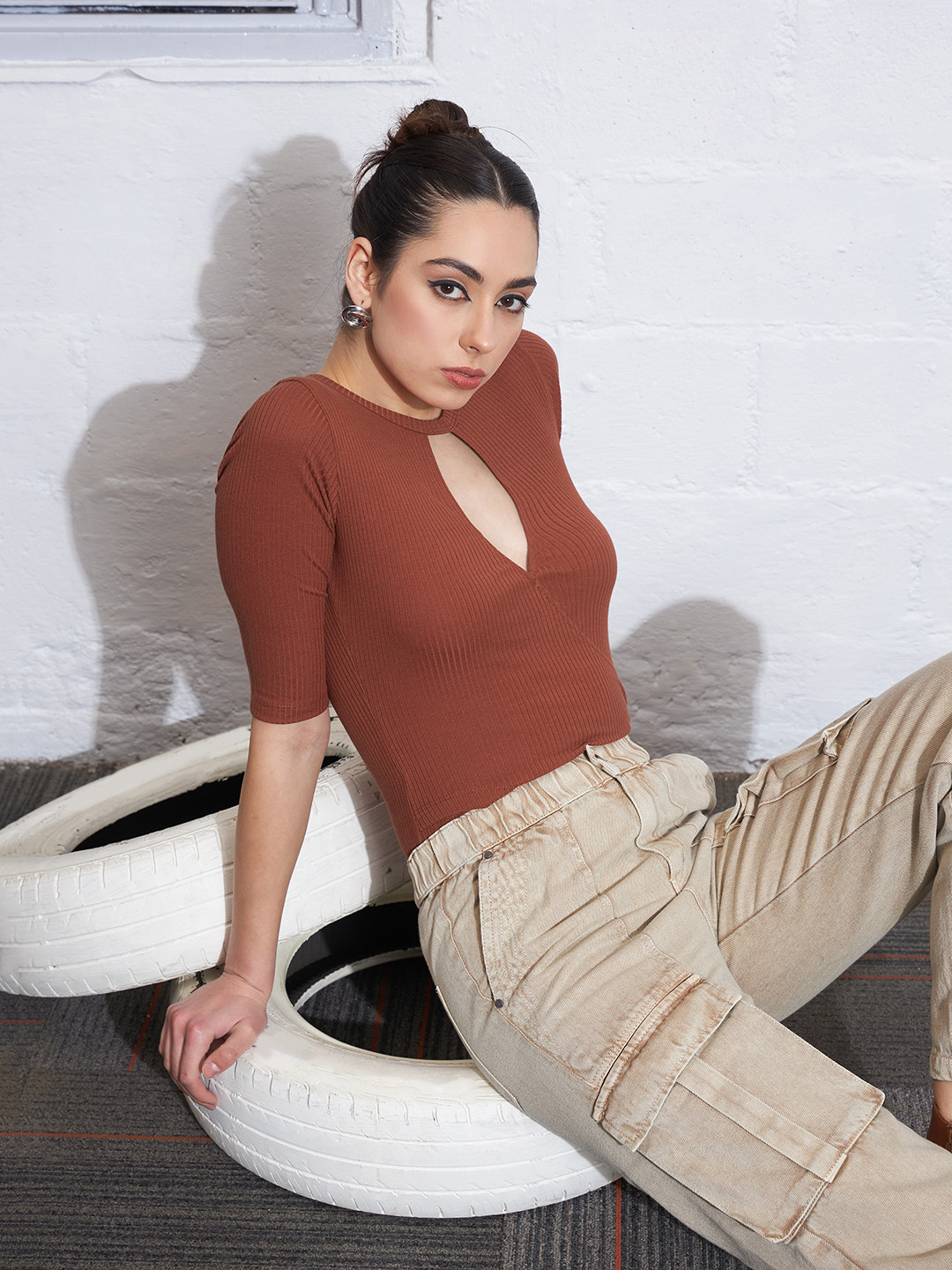 SASSAFRAS Rust Cut-Out Detail Fitted Top