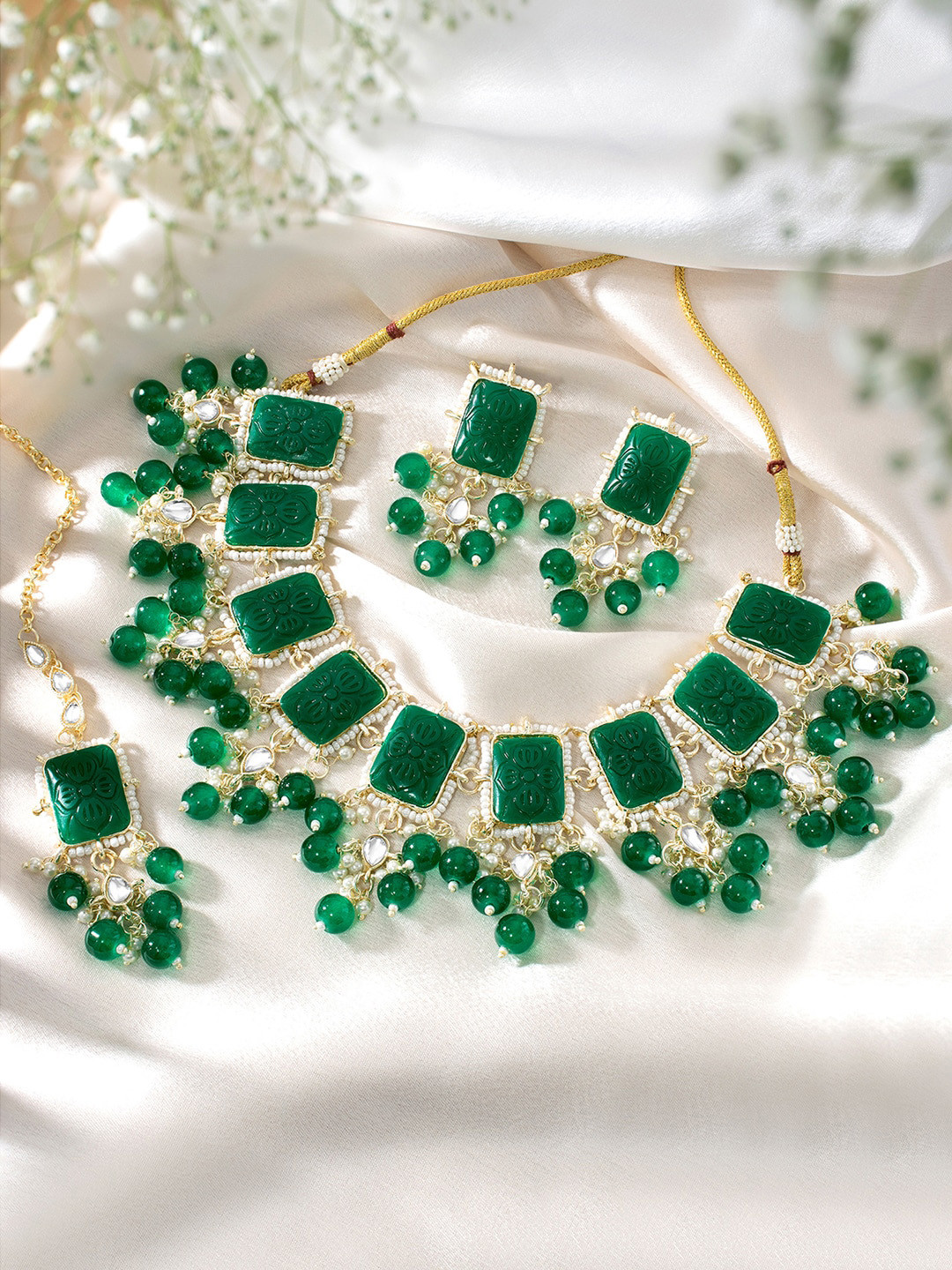 Peora Gold Plated Kundan & Beaded Jewellary Set