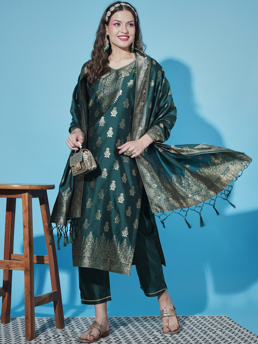 VredeVogel Floral Woven Design V-Neck Zari Kurta with Trousers & With Dupatta