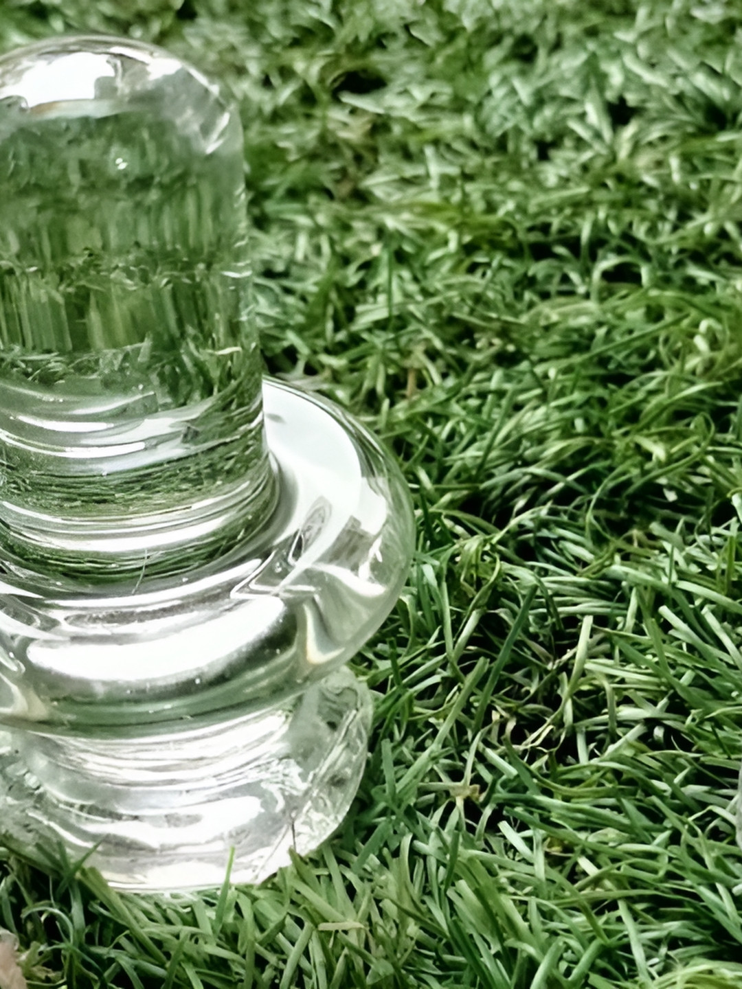 Navyaksh Shivling with Shree Yantra White Glass Glossy Prayer Room Small Showpiece - 3.1 Inches