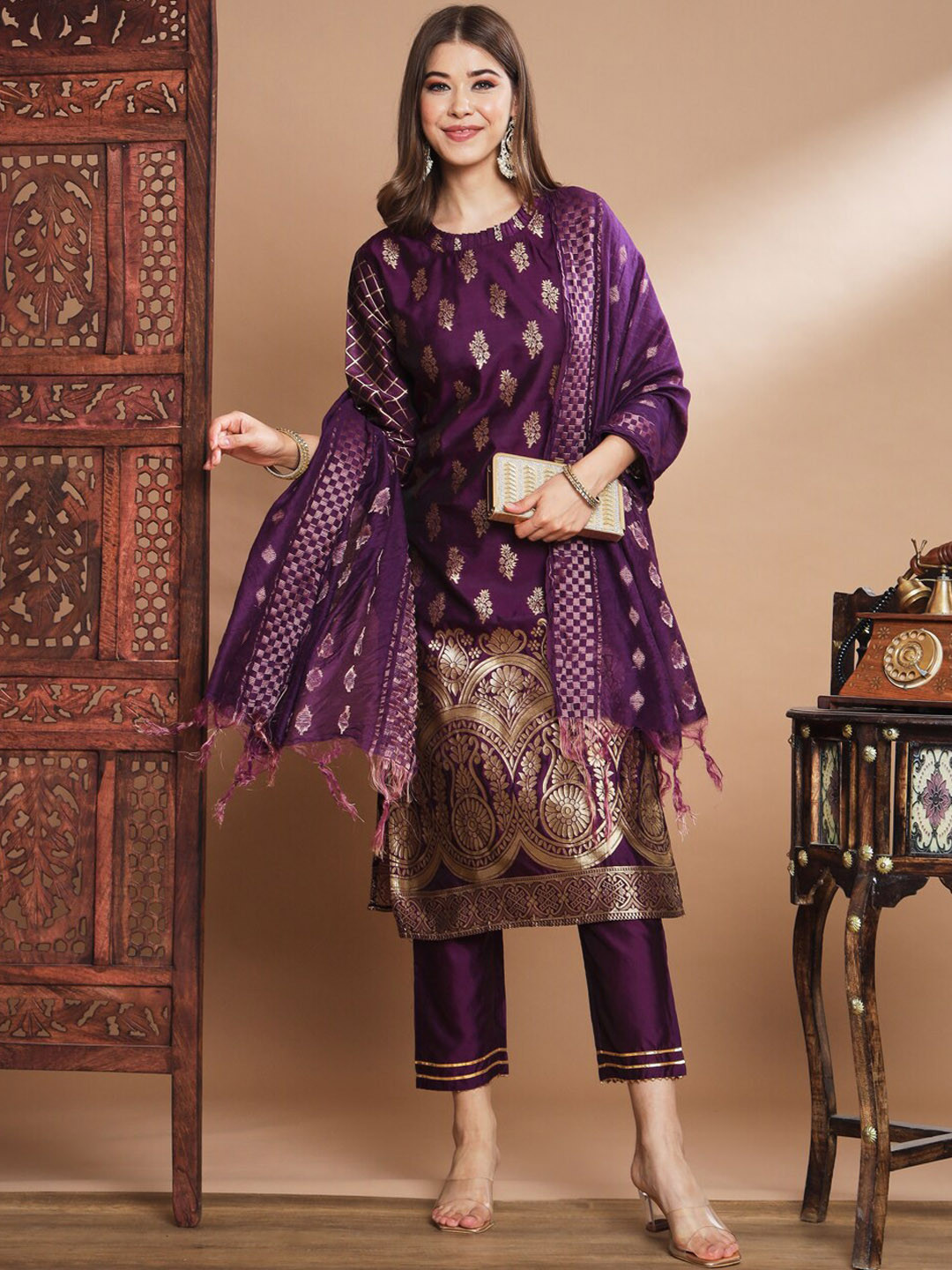 VredeVogel Woven Design Floral Regular Kurta with Trousers & Dupatta