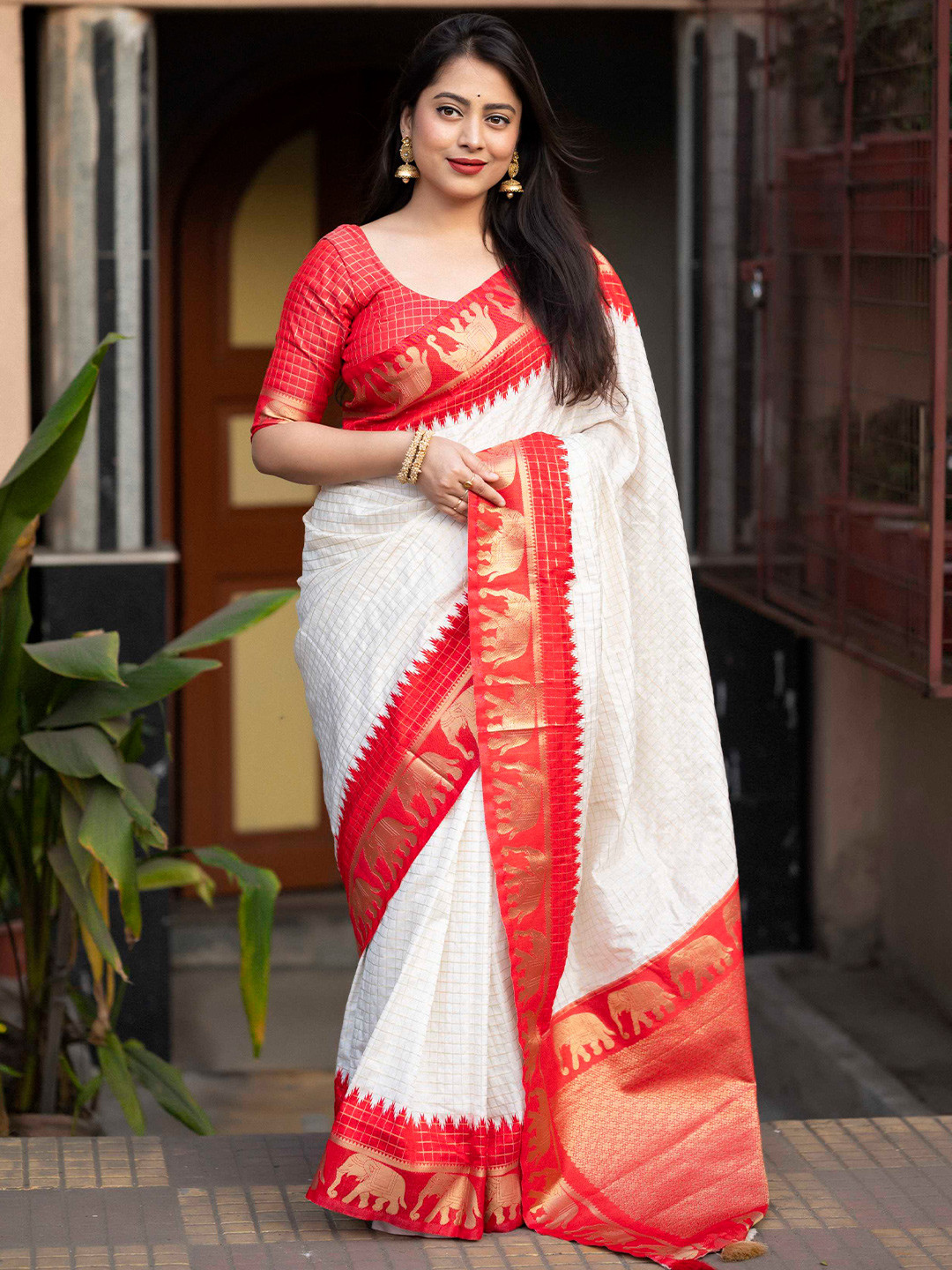 Mitera Red & White Checked Woven Design Zari Saree