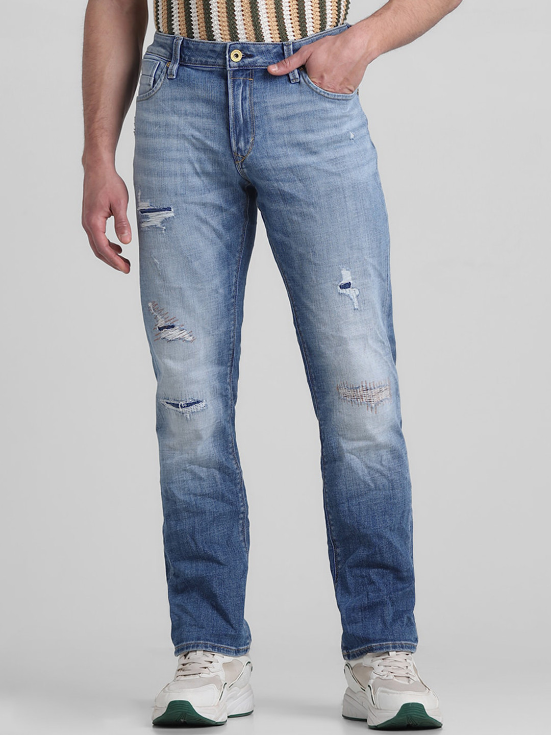 Jack & Jones Men Clark Mildly Distressed Heavy Fade Stretchable Jeans