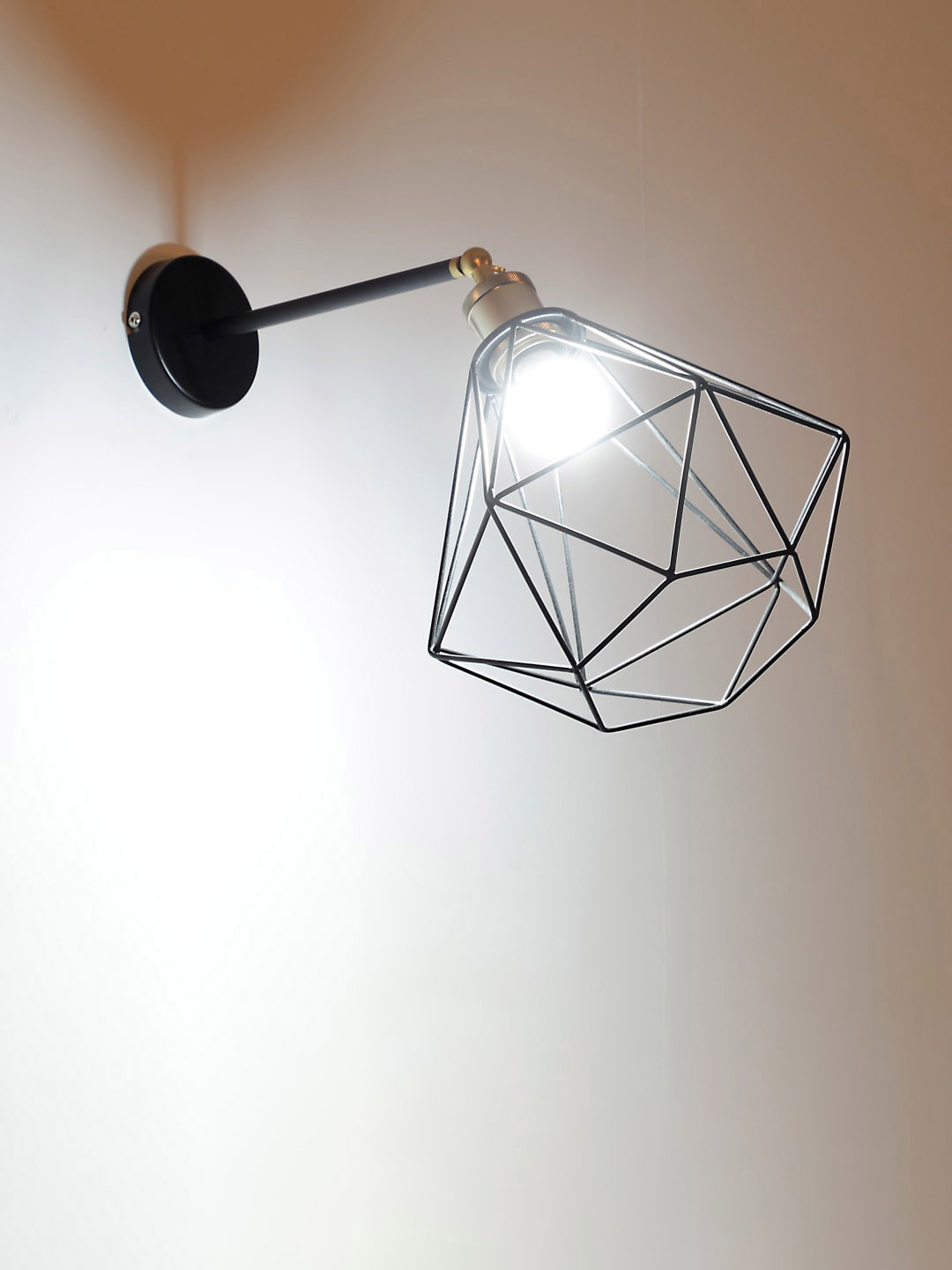 Craftter Black Abstract Shaped Metal Wall Lamps