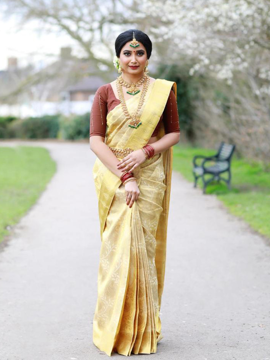 bansari textiles Ethni Woven Design Zari Pure Cotton Kanjeevaram Saree