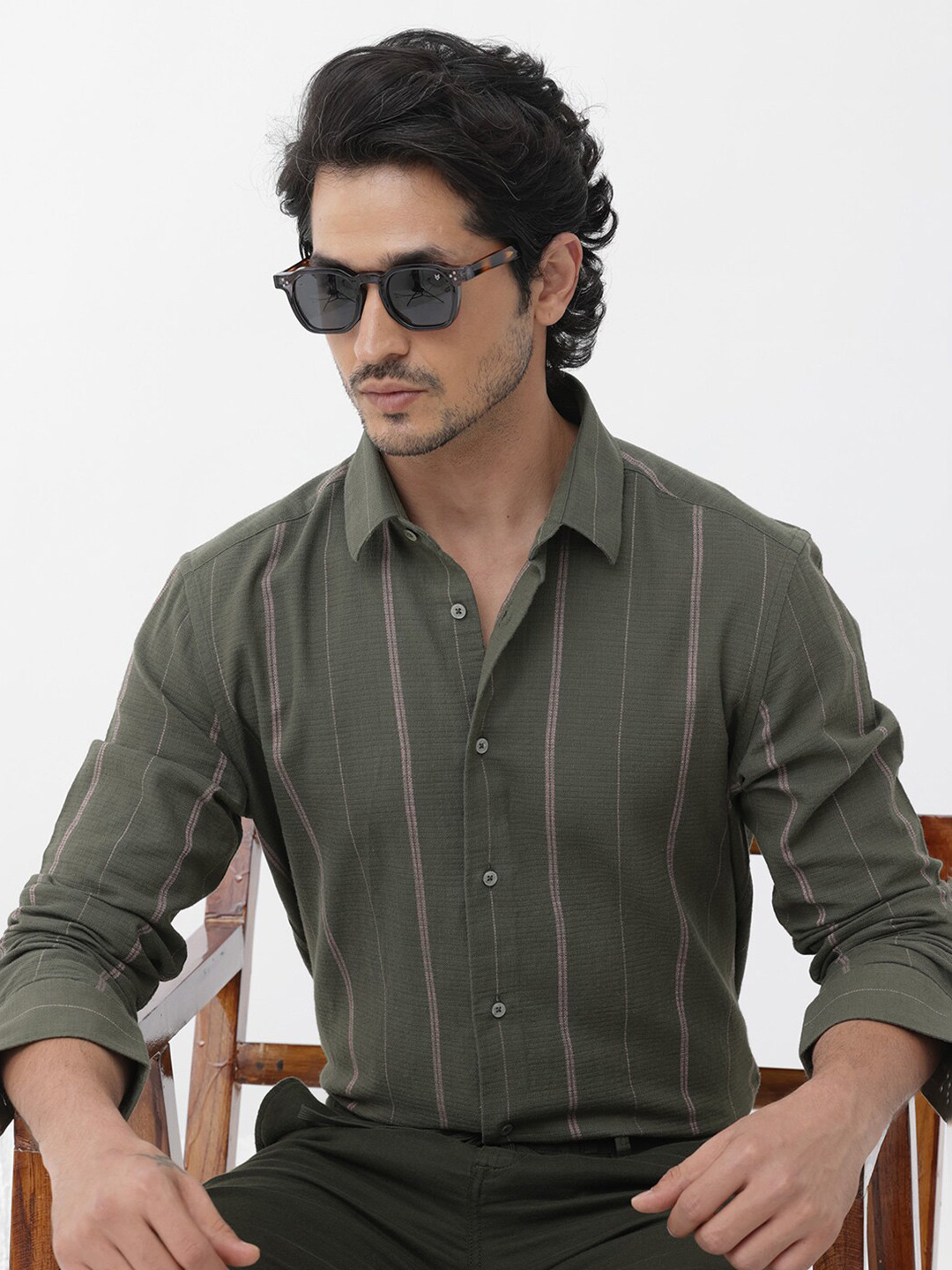 RARE RABBIT Men Nico Regular Fit Vertical Striped Spread Collar Shirt