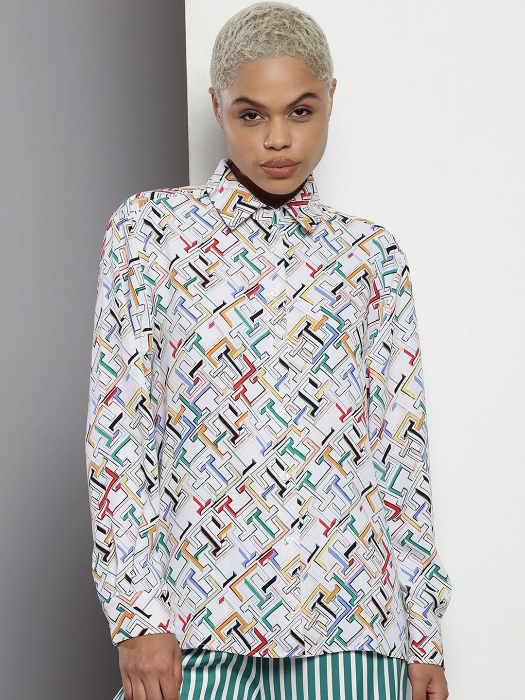 Tommy Hilfiger Relaxed Geometric Printed Spread Collar Long Sleeves Casual Shirt