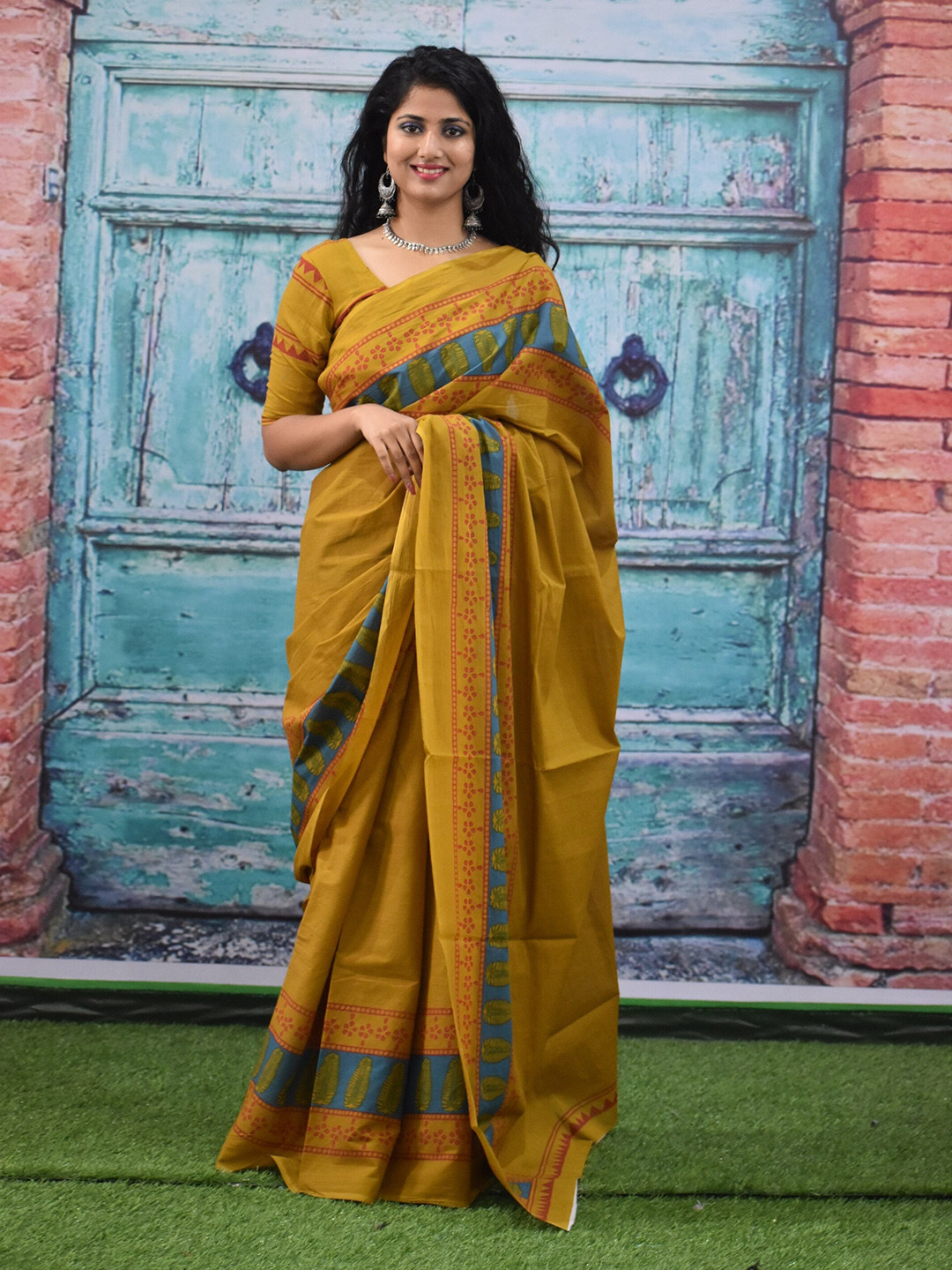 TROPWEAR Pure Cotton Block Print Saree