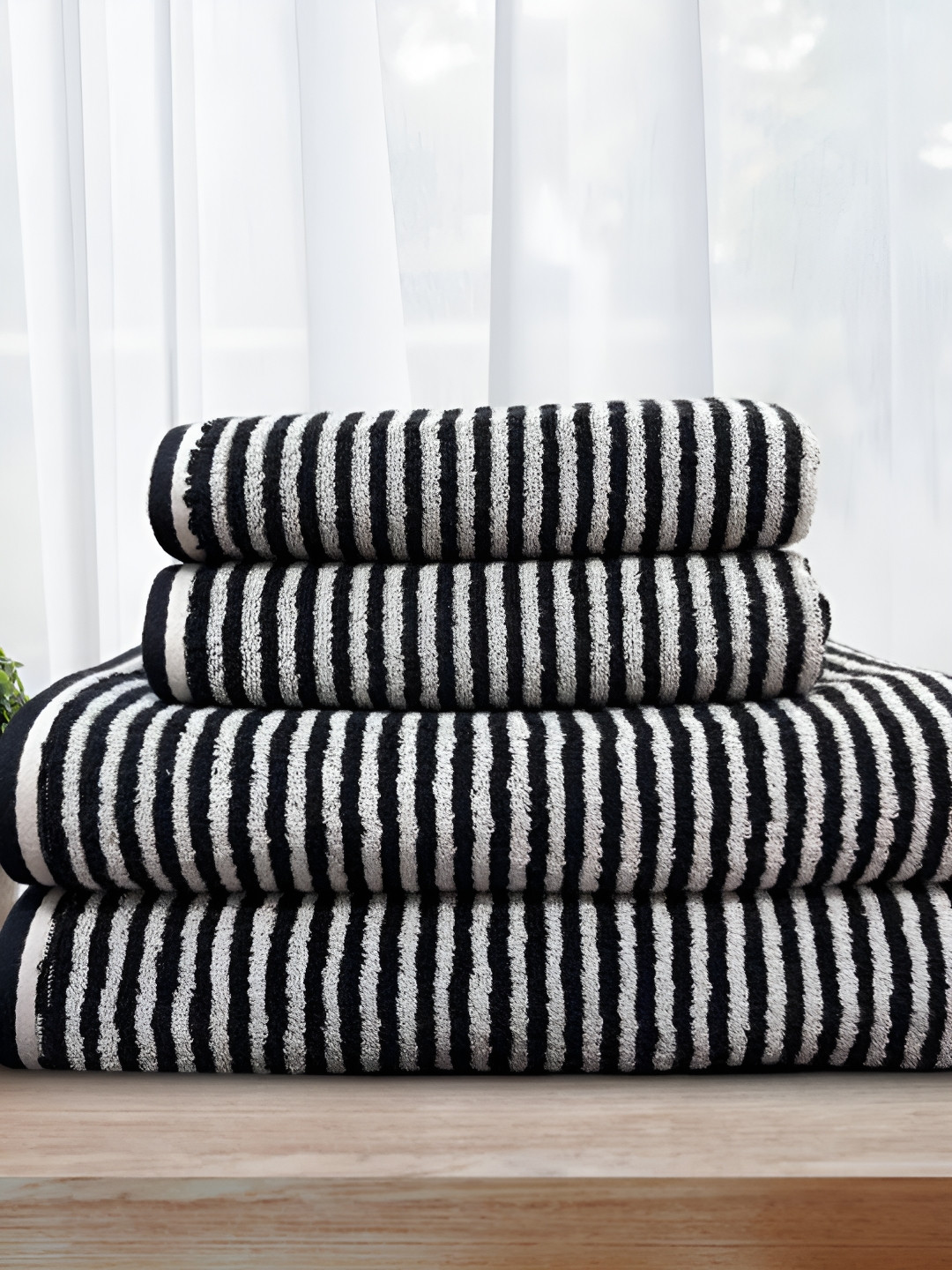 SENSES Black & White 4 Piece Striped Cotton 570 GSM Towel Set