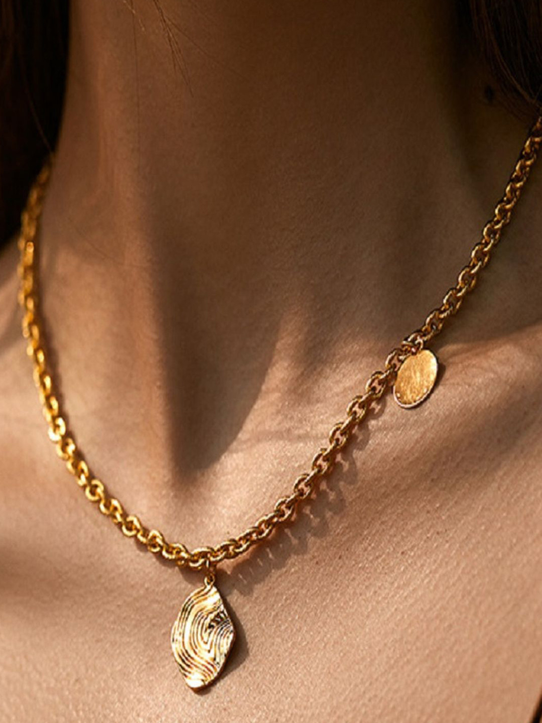 AQUASTREET 18K Gold Plated Waterproof Antitarnish Faux Finger Print Pendant Necklace