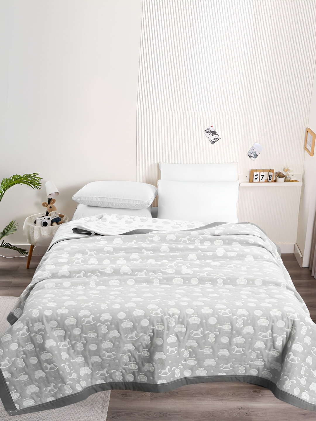 URBAN DREAM Grey & White Cartoon Characters Printed Summer 210 GSM Double Bed Dohar