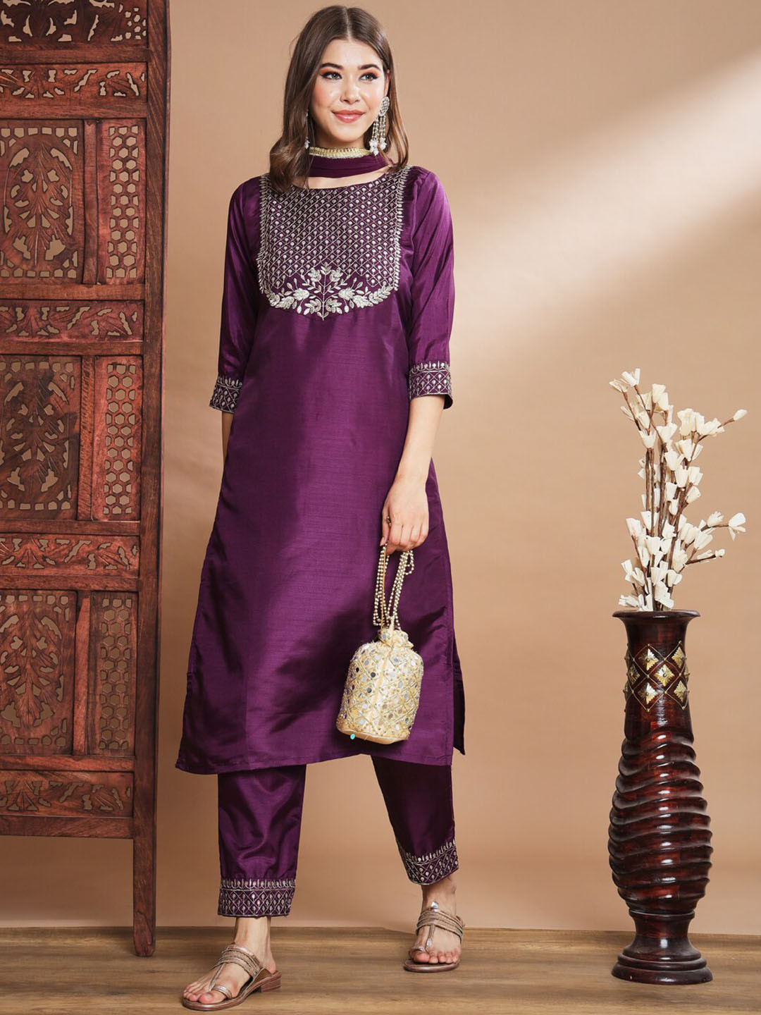VredeVogel Floral Yoke Design Thread Work Straight Kurta with Trousers & Dupatta