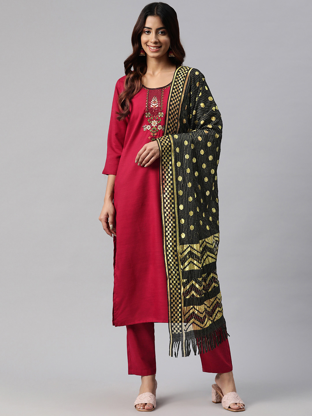 Yuris Floral Yoke Design Regular Beads & Stones Kurta with Trousers & With Dupatta