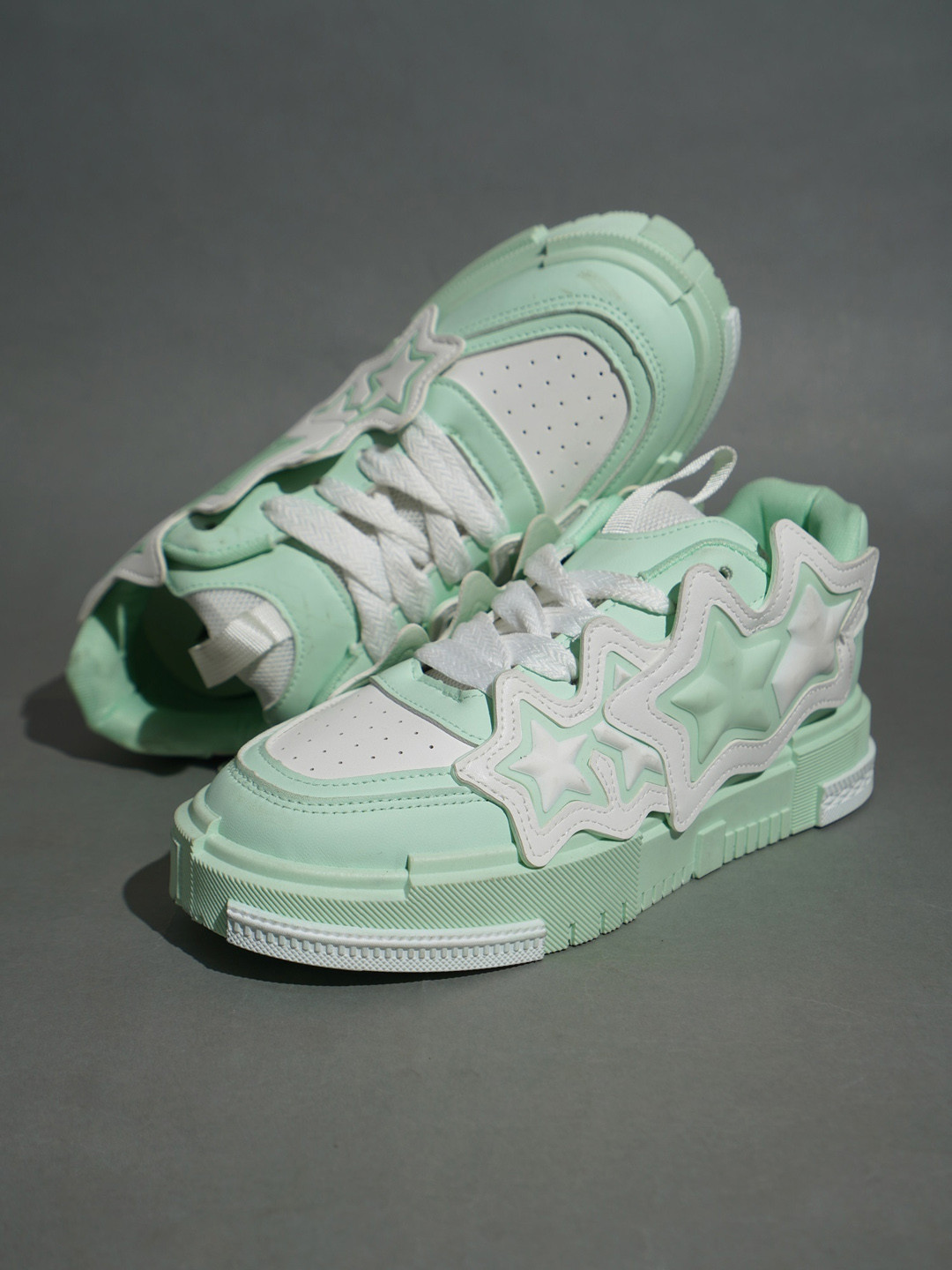 THE WHITE POLE Men Colourblocked Lightweight Memory Foam Contrast Sole Sneakers