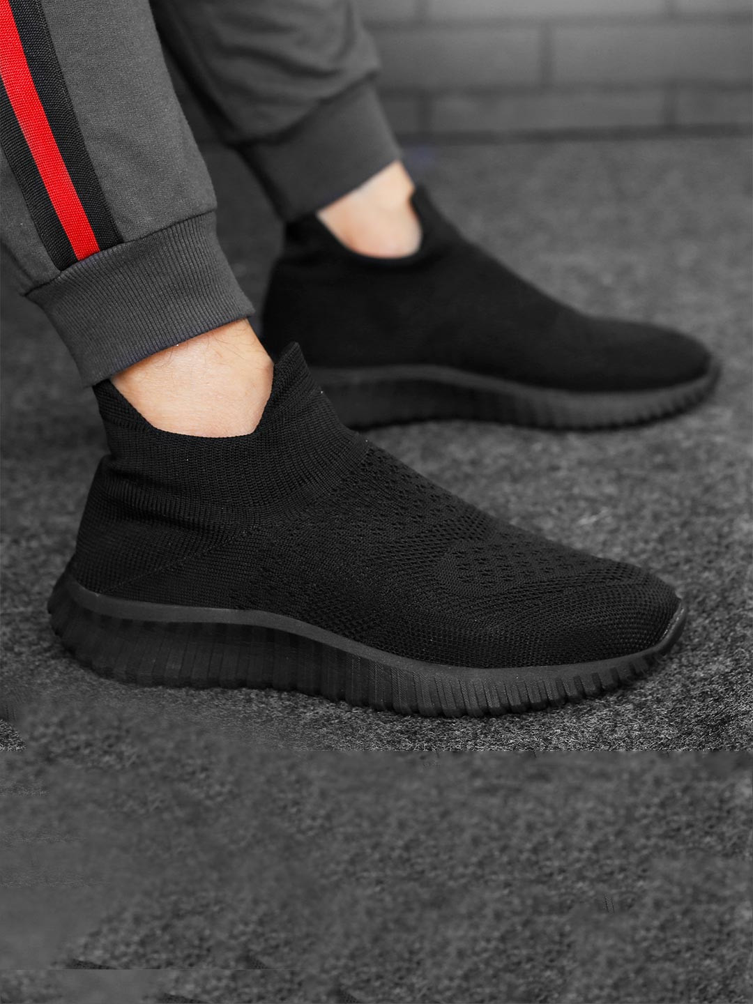 HERE&NOW Men Mesh Running Non-Marking Long Socks Shoes