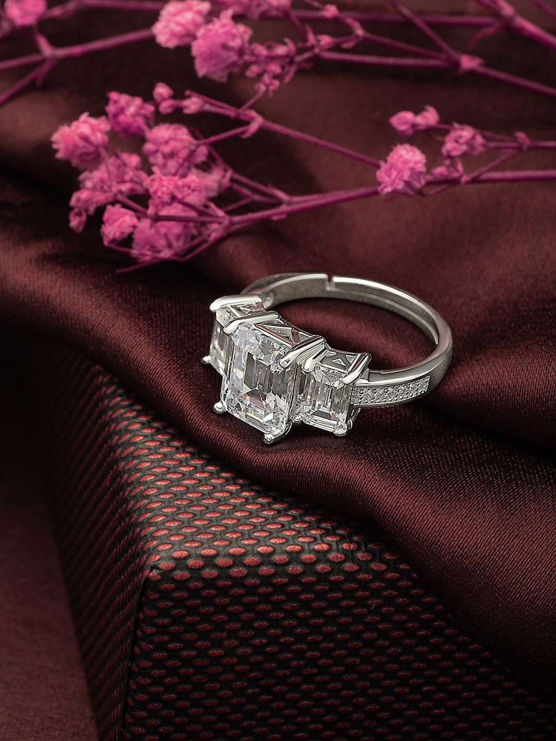 SILBERRY 925 Sterling Silver Rhodium Plated CZ Studded & Queens Throne Detail Finger Ring