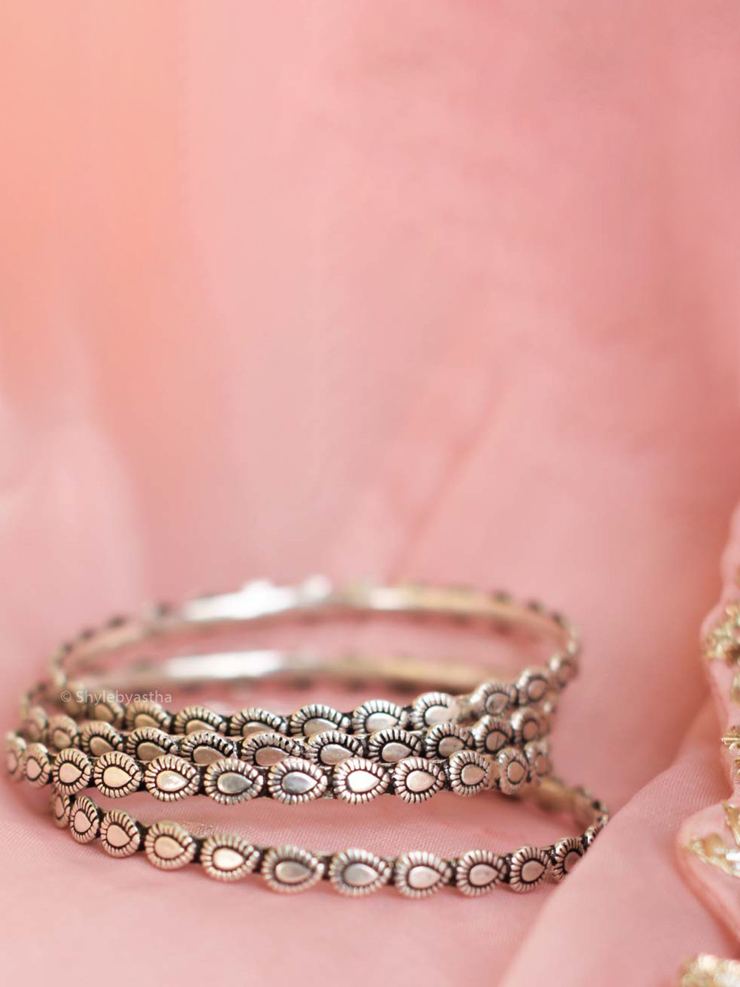 Shyle 925 Sterling Silver Fine Drop Bangle