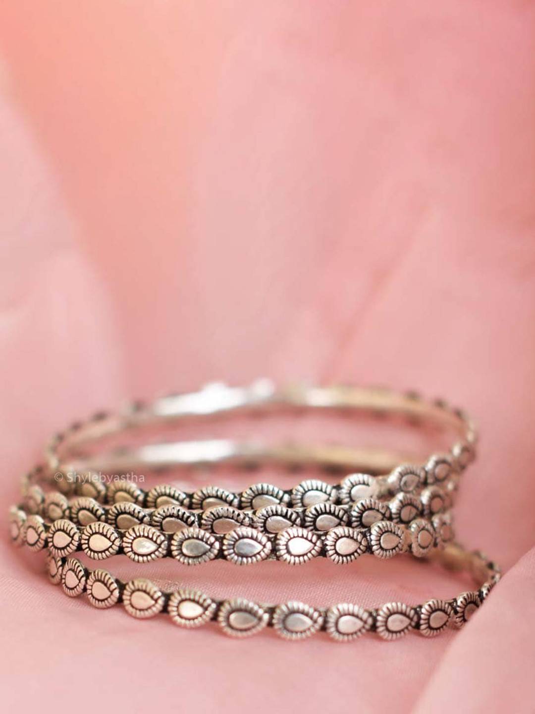 Shyle 925 Sterling Silver Adya Fine Drop Bangle