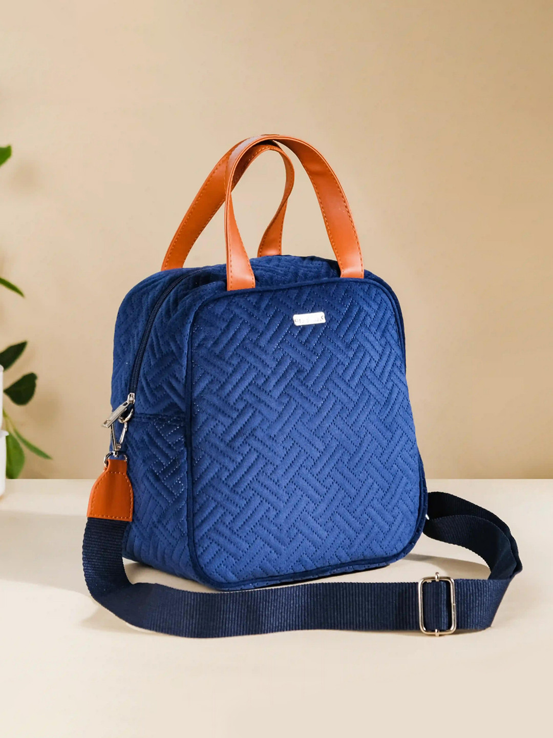 Nestasia Textured Thermal Insulated Lunch bag