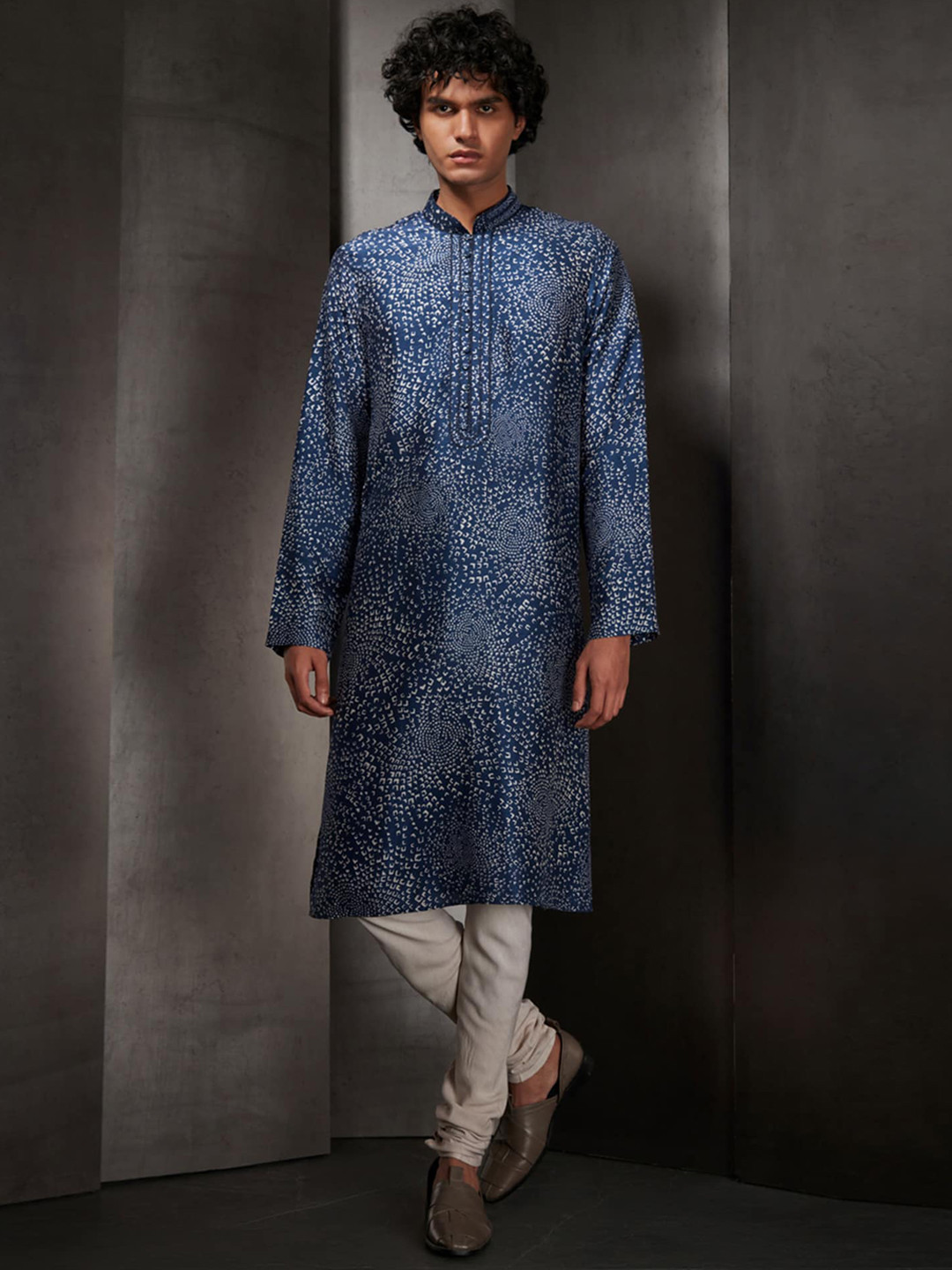 Rohit Gandhi + Rahul Khanna Abstract Woven Design Shirt Collar Straight Silk Kurta