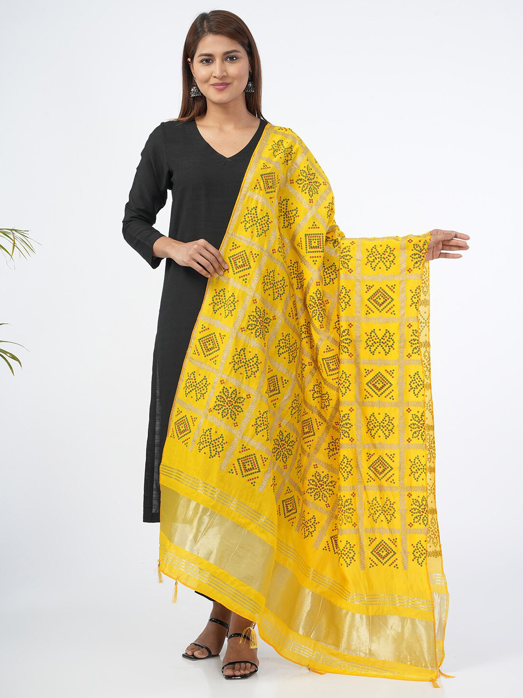 HELLA FASHIONS Bandhani Printed Cotton Dupatta