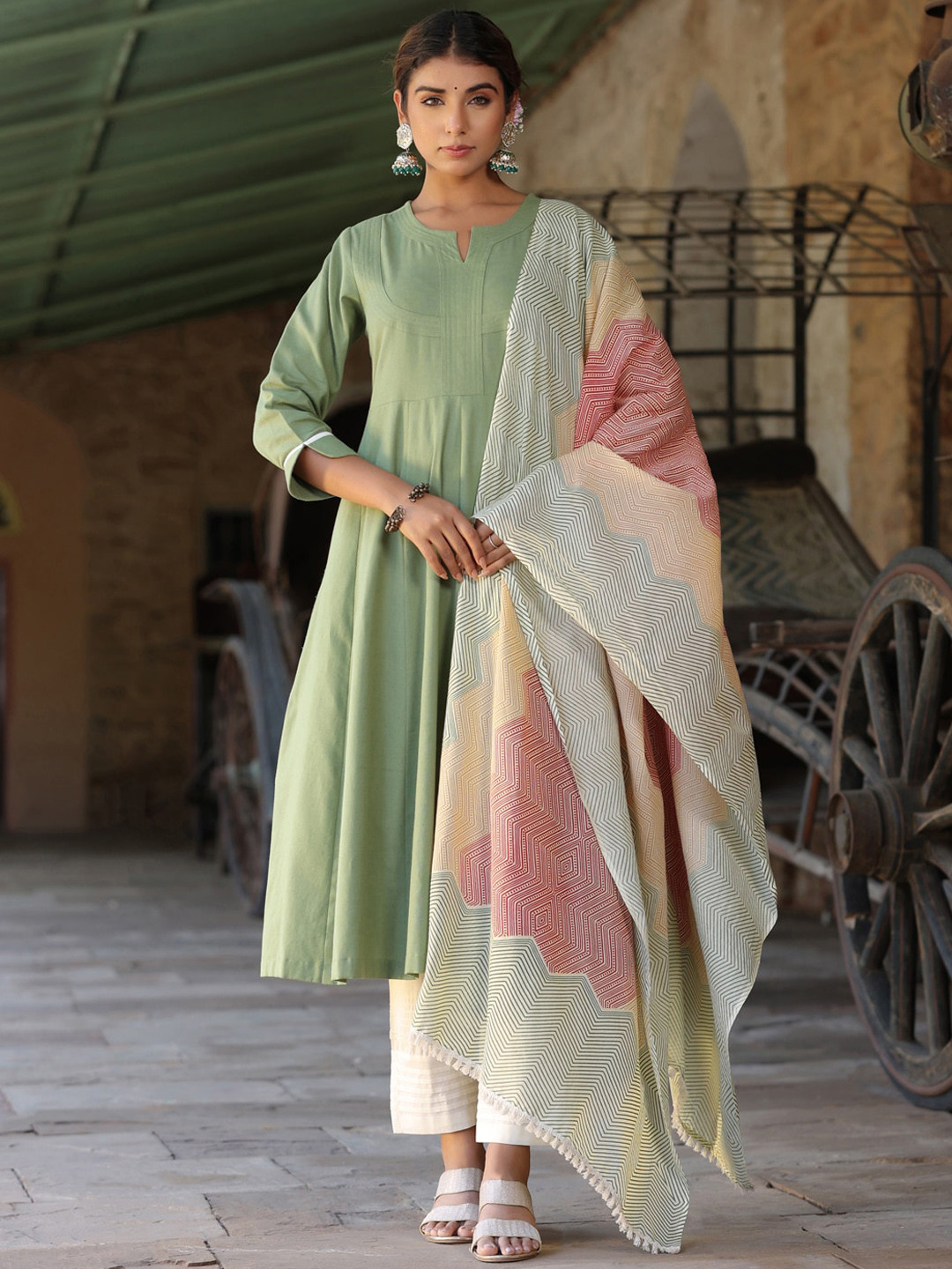 Rain & Rainbow Regular Thread Work Pure Cotton Kurta with Trousers & With Dupatta